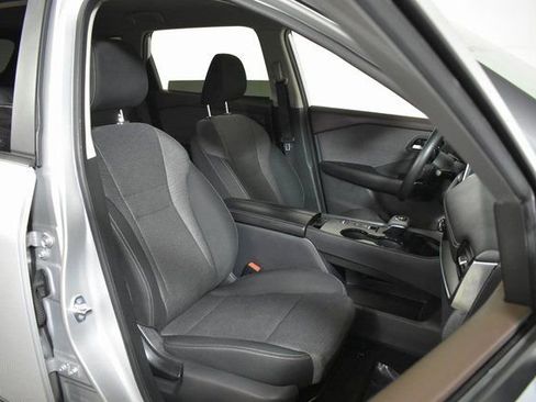 Certified 2023 Nissan Rogue SV image 33