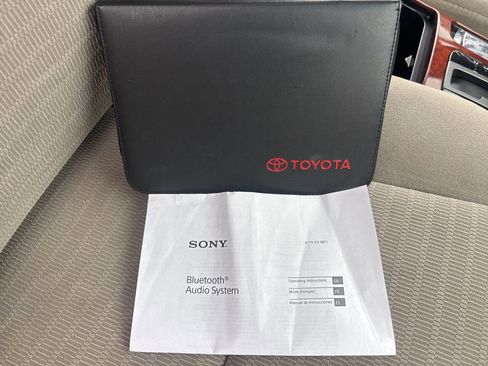 Used 2005 Toyota Camry XLE image 30