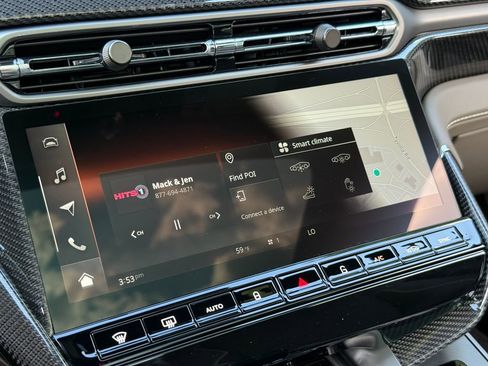 New 2025 Aston Martin Vanquish image 36