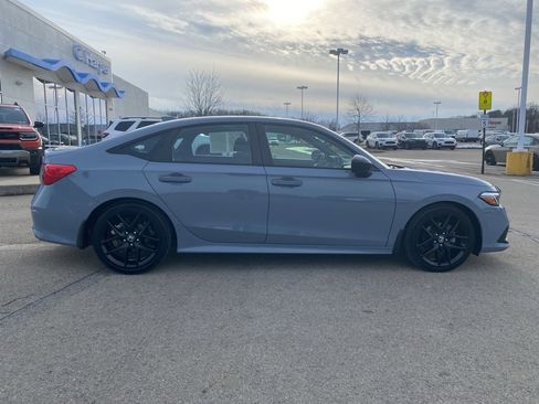 Used 2024 Honda Civic Sport image 2