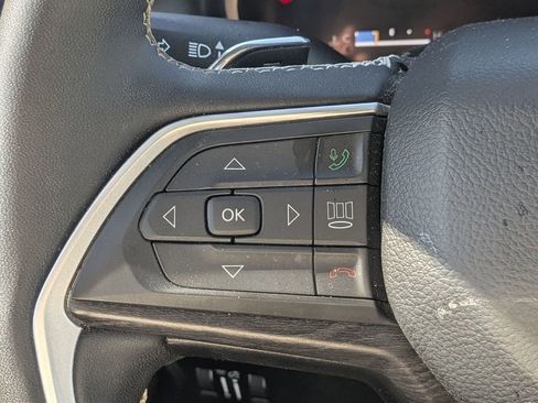 Used 2023 Jeep Grand Cherokee L Limited AWD/4WD image 18