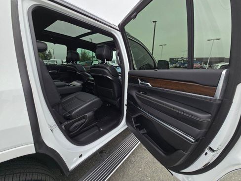 Used 2022 Jeep Grand Wagoneer Series I w/ HD Trailer Tow Package image 13