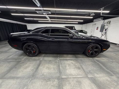 Used 2008 Dodge Challenger SRT8 image 8