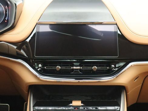 New 2026 Aston Martin DBX 707 image 14