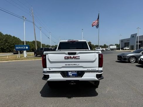 Used 2025 GMC Sierra 2500 Denali w/ Technology Package AWD/4WD image 5