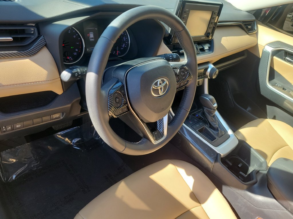 Certified 2022 Toyota RAV4 XLE Premium FWD image 7
