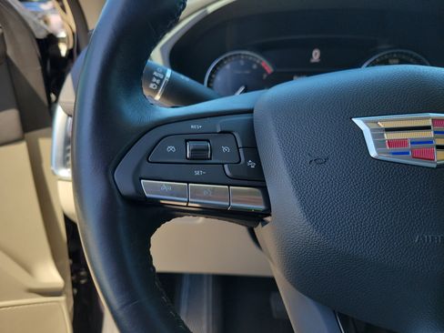 Certified 2022 Cadillac XT4 Luxury w/ Driver Awareness Package image 30