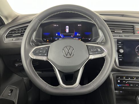 Certified 2024 Volkswagen Tiguan SE image 12