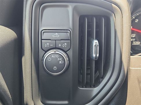 Used 2021 Chevrolet Silverado 1500 Custom RWD image 16