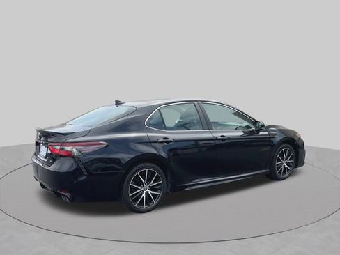 Used 2023 Toyota Camry SE FWD image 9