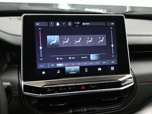 Used 2025 Jeep Compass Trailhawk image 19