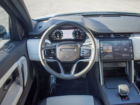 Used 2025 Land Rover Discovery Sport Dynamic SE image 13