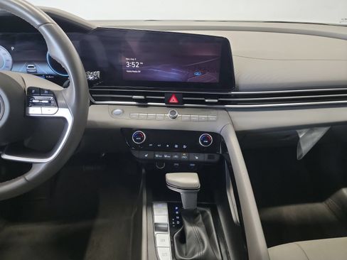 Used 2023 Hyundai Elantra SEL w/ Convenience Package FWD image 20