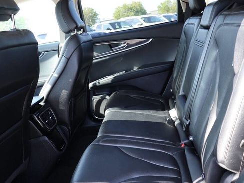 Used 2021 Lincoln Nautilus AWD image 17