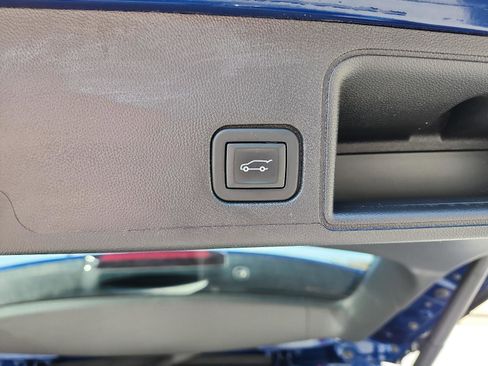 Certified 2022 GMC Terrain SLT image 10