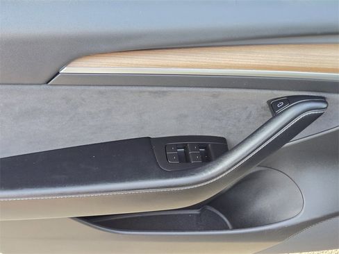 Used 2021 Tesla Model 3 Performance image 25