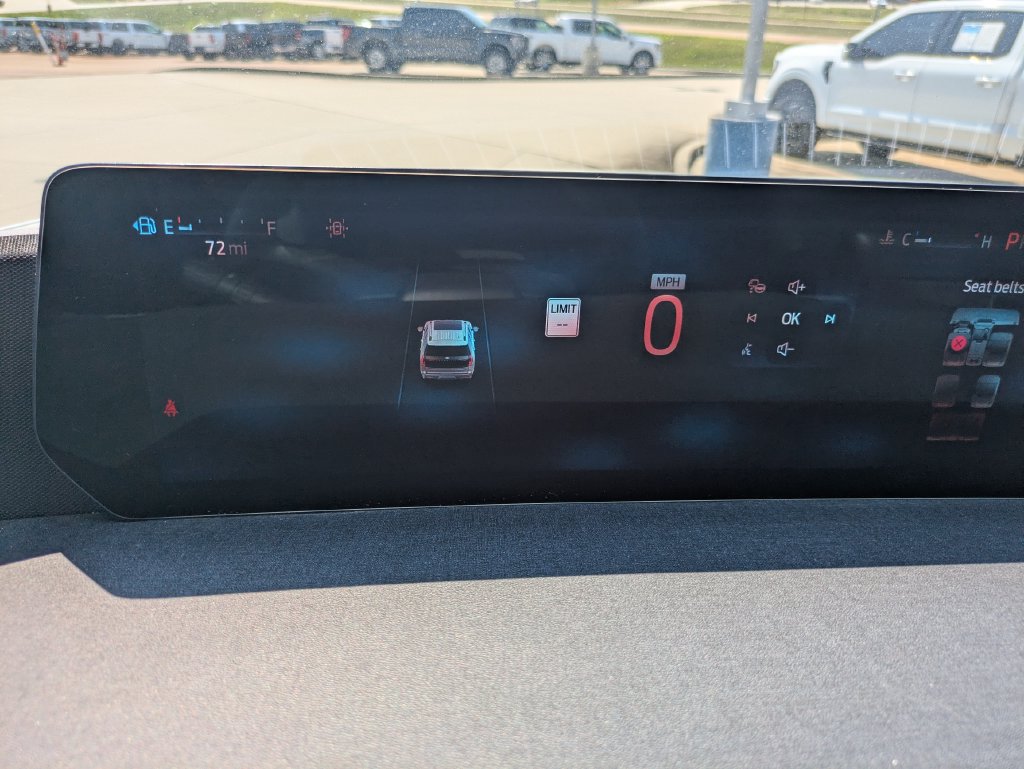 Used 2025 Ford Expedition Active AWD/4WD image 14