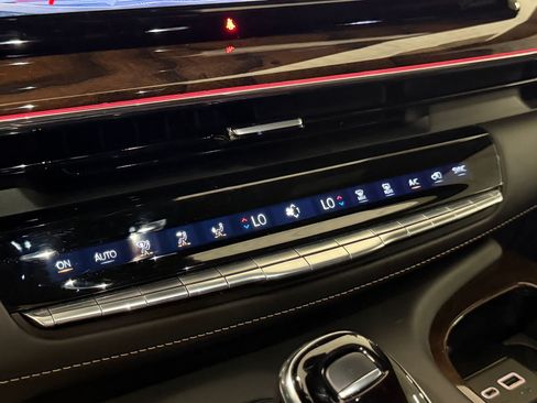 Used 2023 Cadillac Escalade Sport Platinum w/ Heavy-Duty Trailer Package AWD/4WD image 37