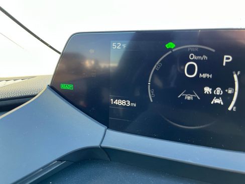 Used 2025 Toyota Prius LE image 38