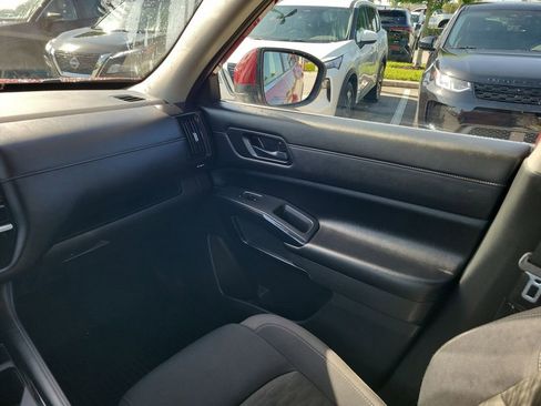 Used 2024 Nissan Pathfinder SV w/ Cargo Package AWD/4WD image 18