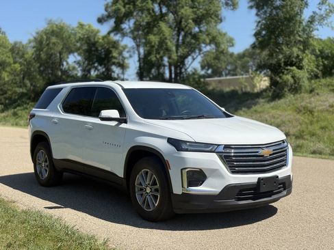 Used 2023 Chevrolet Traverse LT AWD/4WD image 4