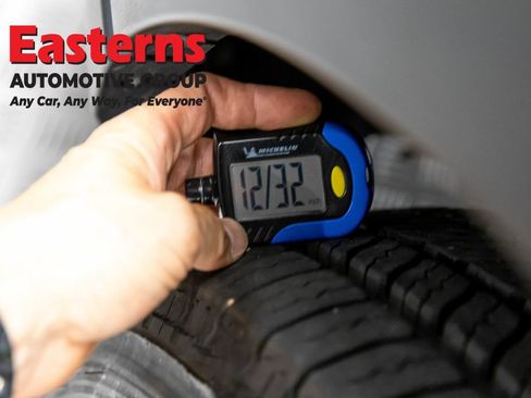 Used 2021 Ford Transit 150 Low Roof AWD image 27