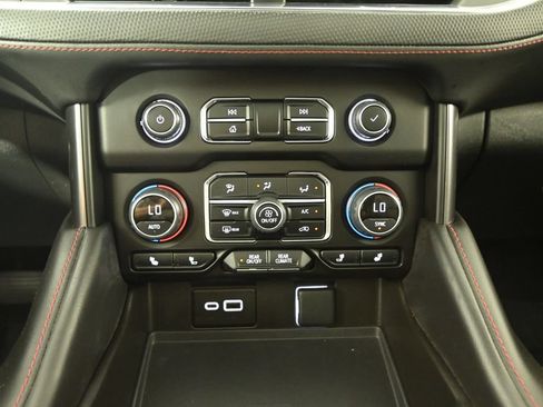Used 2024 Chevrolet Tahoe RST w/ Luxury Package AWD/4WD image 31