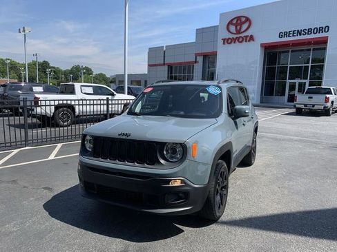 Used 2018 Jeep Renegade Altitude w/ Safety & Security Group AWD/4WD image 4