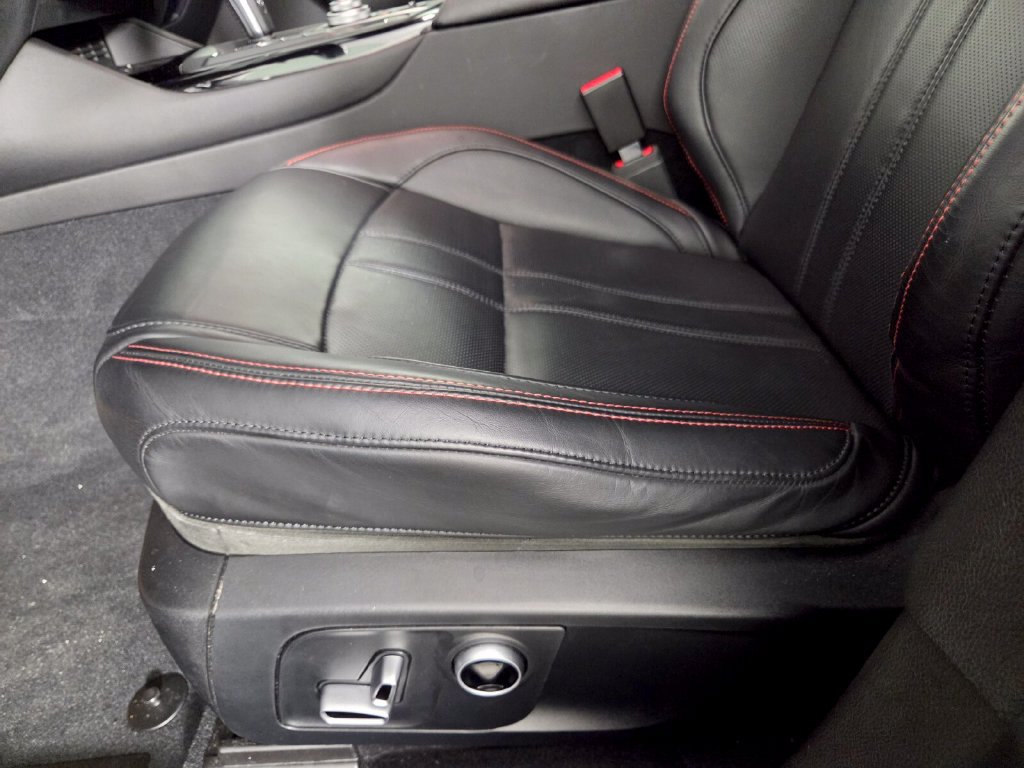Used 2024 Maserati Levante GT Ultima AWD/4WD image 10