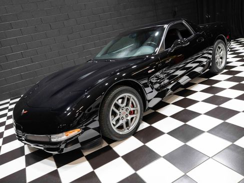 Used 2002 Chevrolet Corvette Z06 w/ Memory Pkg image 7