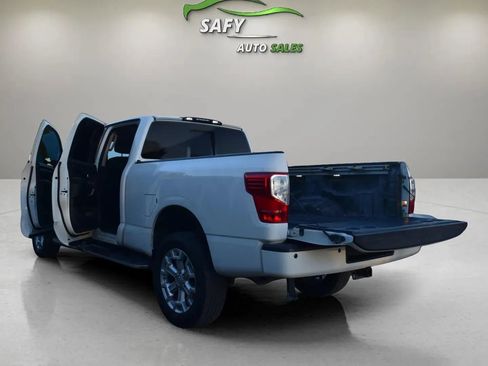 Used 2017 Nissan Titan SV image 20