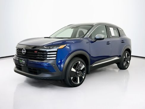 Used 2025 Nissan Kicks SR AWD/4WD image 3