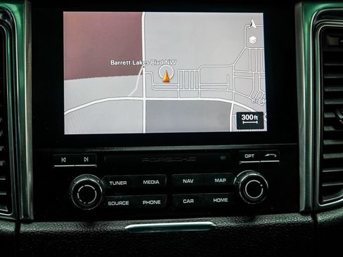 Used 2018 Porsche Macan S image 23