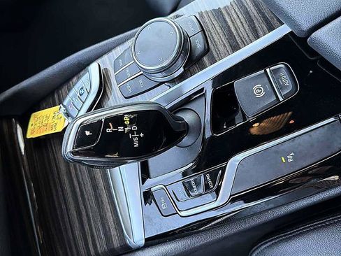 Used 2019 BMW 530i RWD image 24