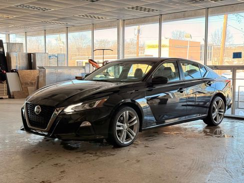 Used 2020 Nissan Altima 2.5 SR image 3