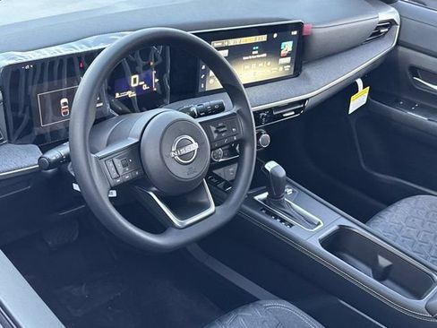 New 2025 Nissan Kicks SV AWD/4WD image 18