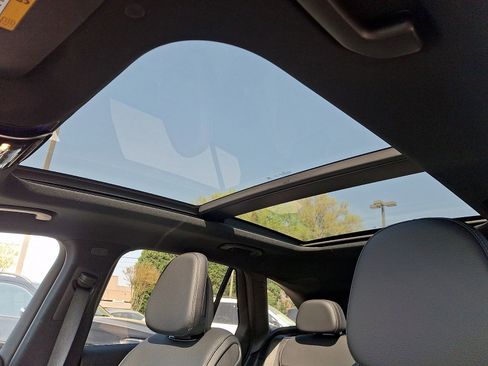 Used 2024 Mercedes-Benz GLC 300 4MATIC image 14