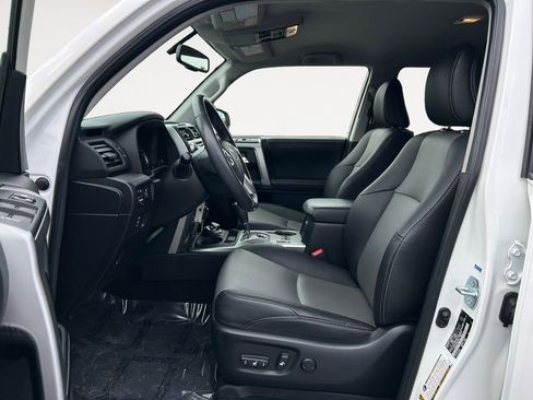 Used 2019 Toyota 4Runner SR5 Premium image 15