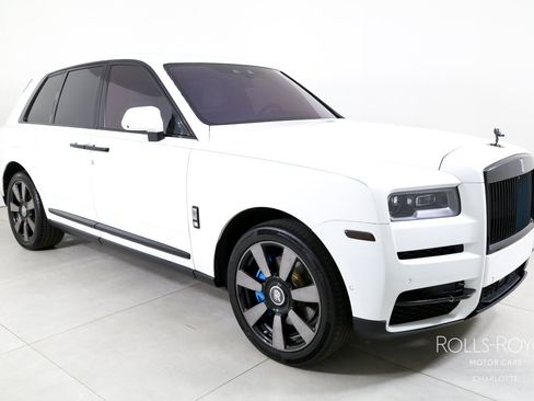 Certified 2023 Rolls-Royce Cullinan w/ Cullinan Package AWD/4WD image 6