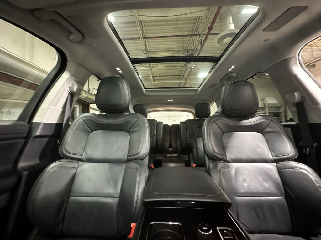 Used 2025 Lincoln Aviator Reserve w/ Luxury Package RWD image 16