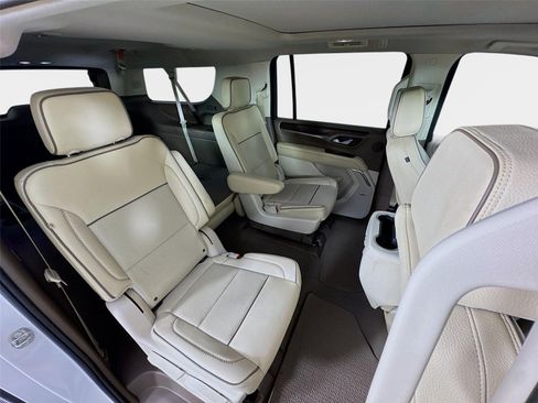 Certified 2023 GMC Yukon XL Denali AWD/4WD image 29