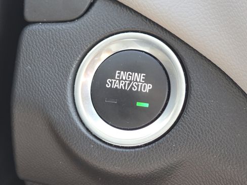 Used 2023 Chevrolet Equinox LS w/ LS Convenience Package FWD image 7