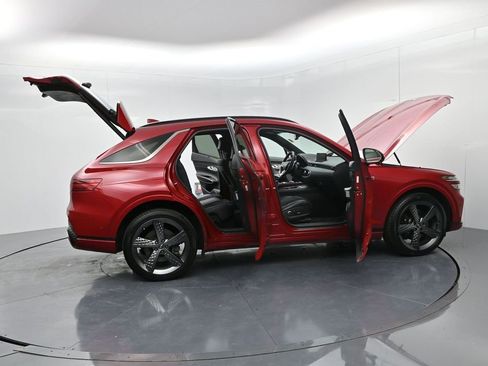 Used 2022 Genesis GV70 3.5T Sport w/ Sport Prestige Package image 73