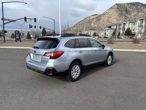 Used 2018 Subaru Outback 2.5i Premium image 3