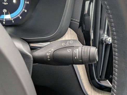 Used 2022 Volvo XC60 B5 Inscription w/ Advanced Package image 27