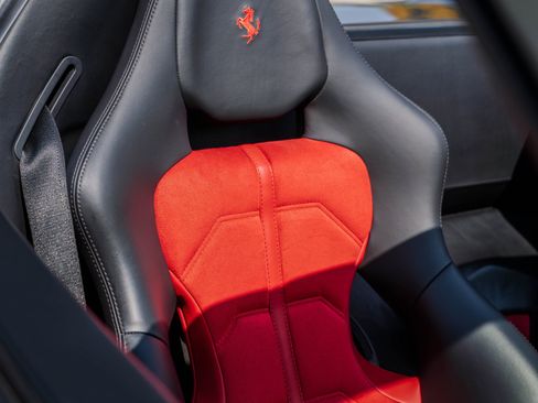 Used 2014 Ferrari 458 Spider RWD image 5