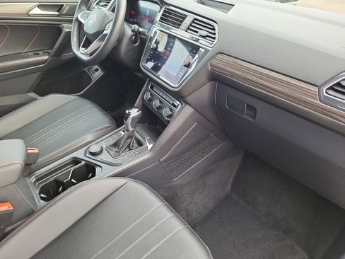 Used 2024 Volkswagen Tiguan Wolfsburg Edition image 15