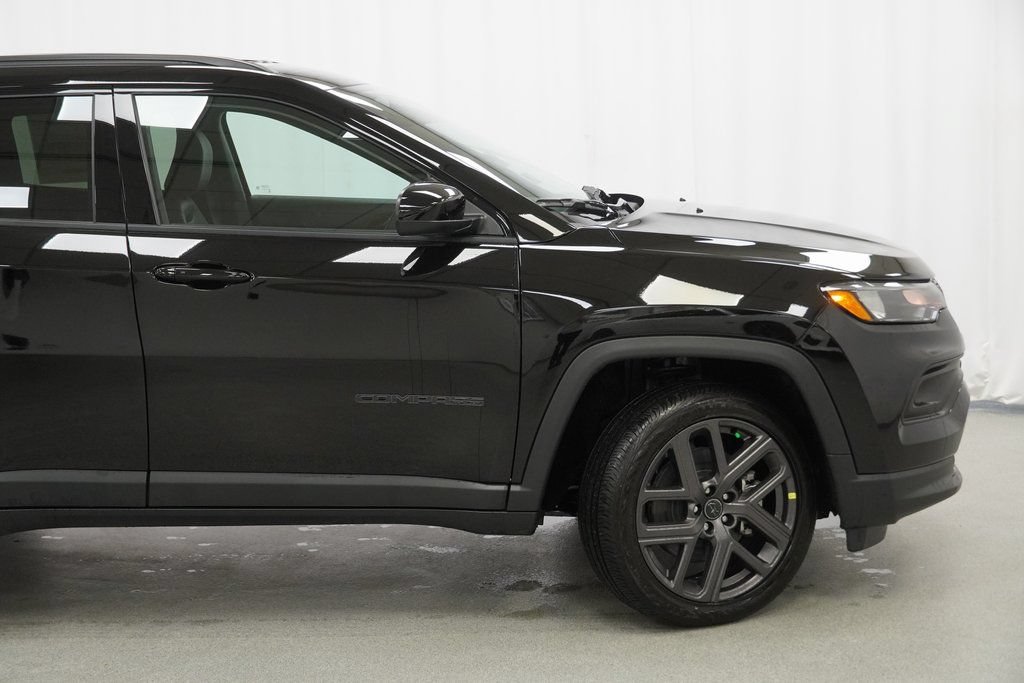 New 2026 Jeep Compass Latitude AWD/4WD image 10