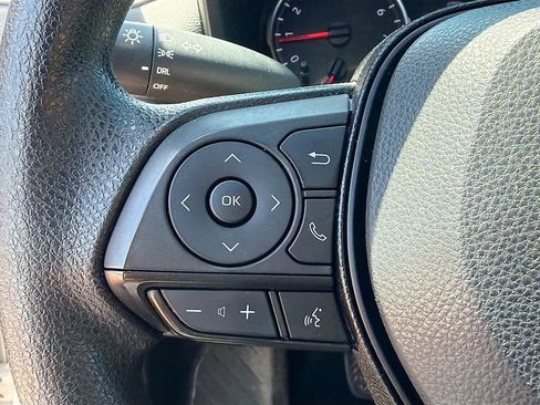 Used 2021 Toyota RAV4 LE FWD image 30