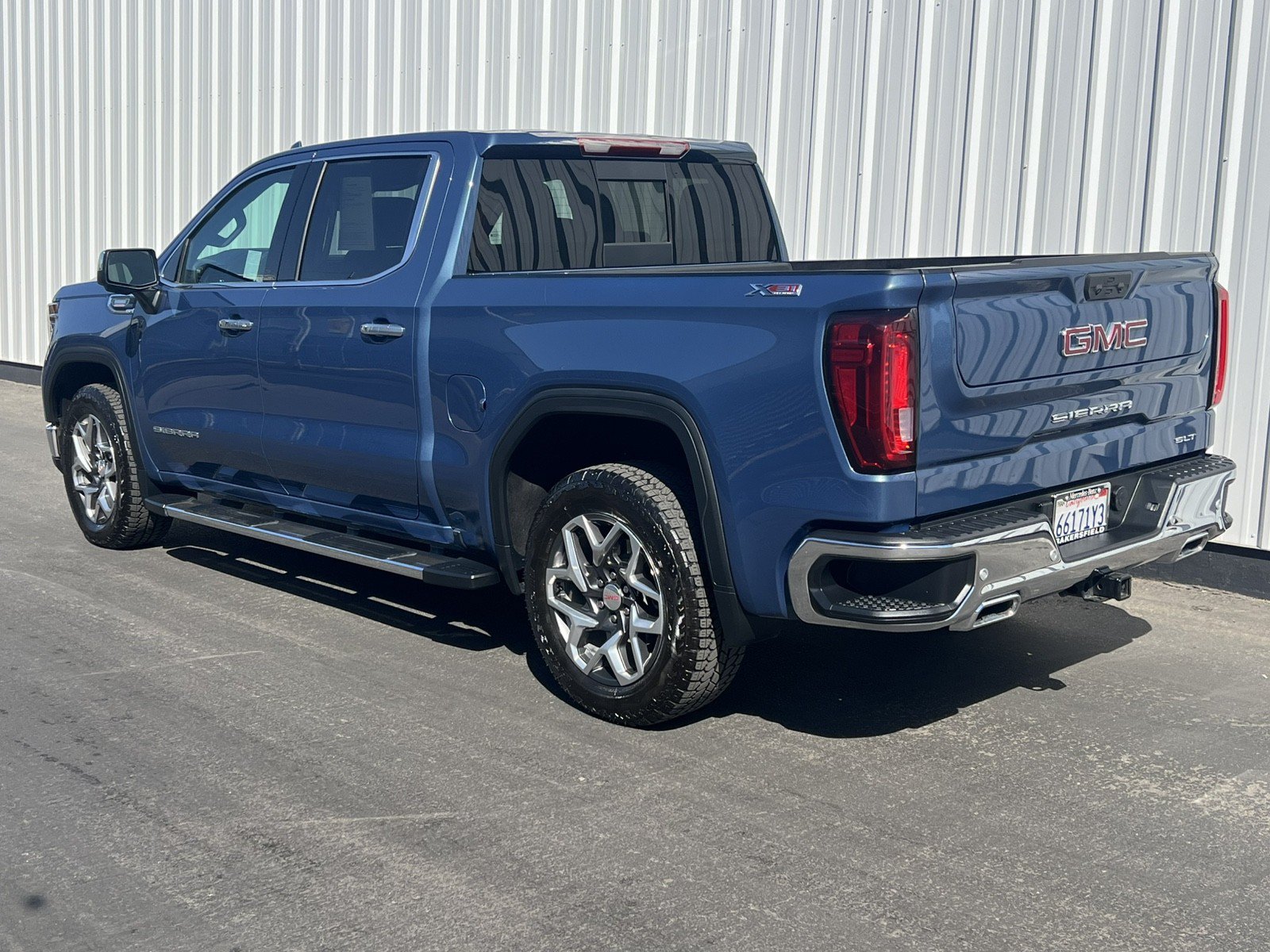 Used 2024 GMC Sierra 1500 SLT w/ SLT Premium Plus Package AWD/4WD image 4